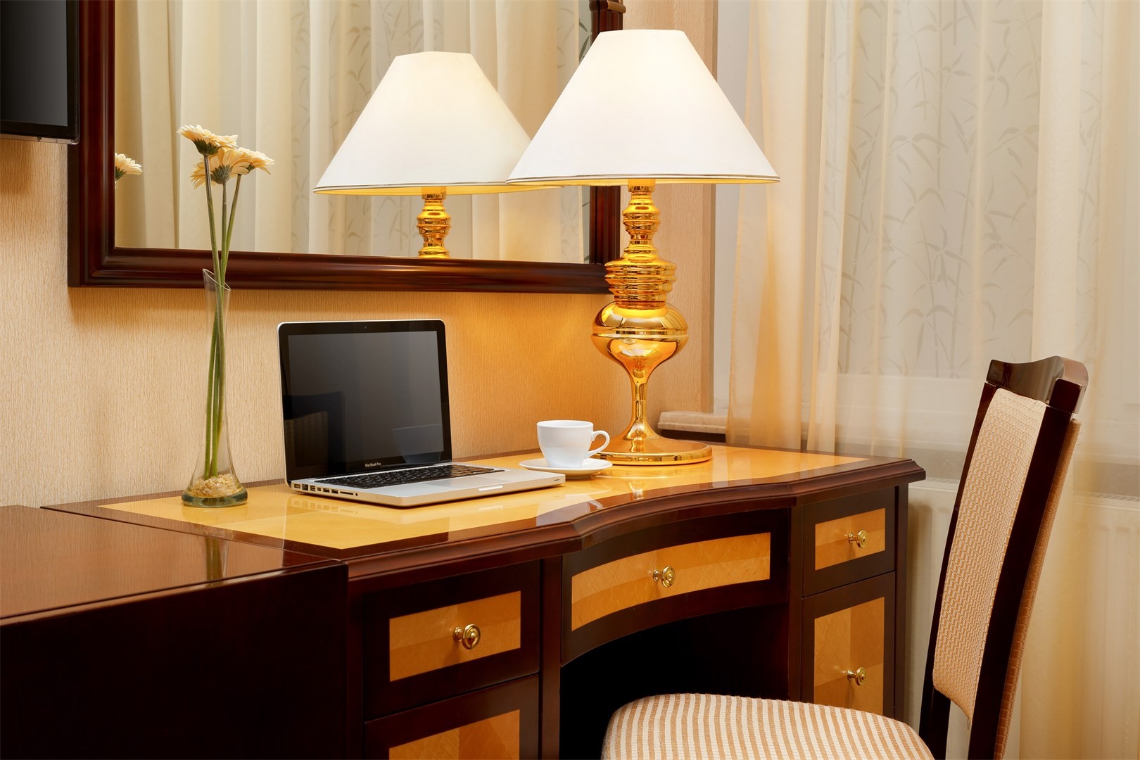 room-image